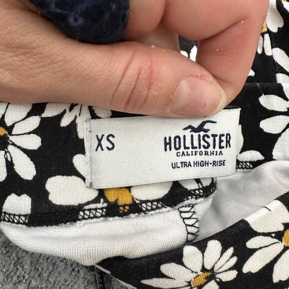 Hollister Floral Daisy Print Ultra High Rise Pull On Flare Pants Womens size XS - Picture 2 of 5